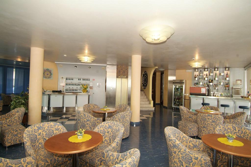Hotel Fabius Bellaria-Igea Marina Exterior foto