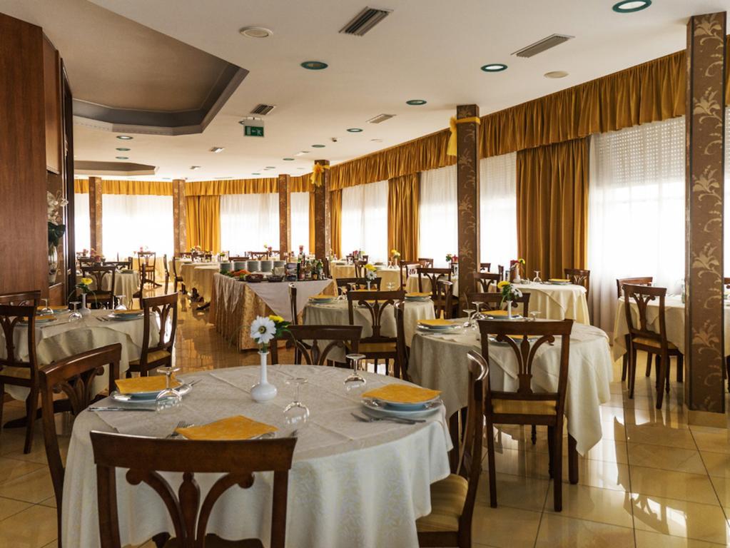 Hotel Fabius Bellaria-Igea Marina Exterior foto