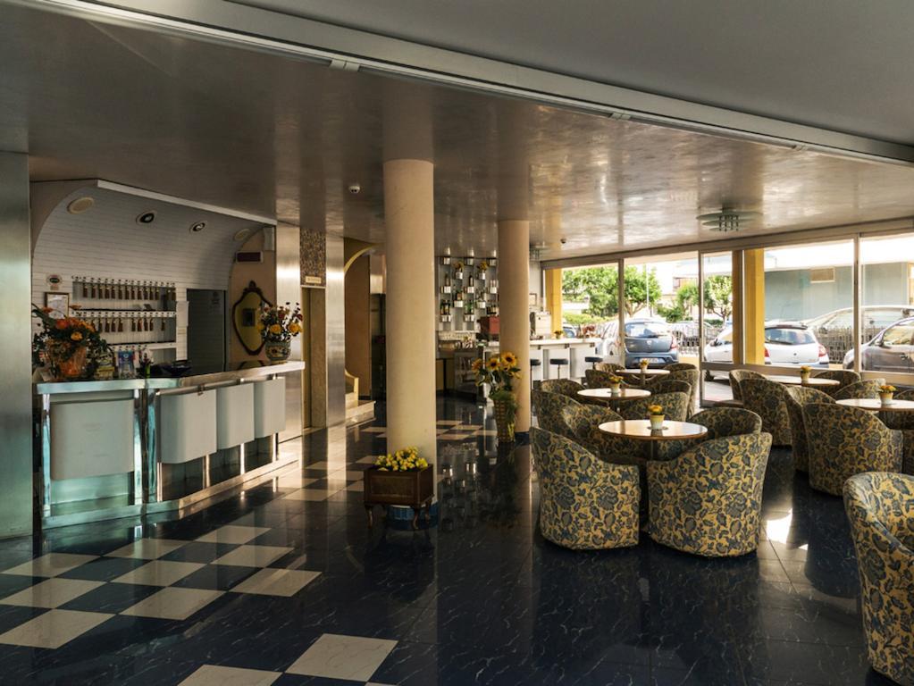 Hotel Fabius Bellaria-Igea Marina Exterior foto